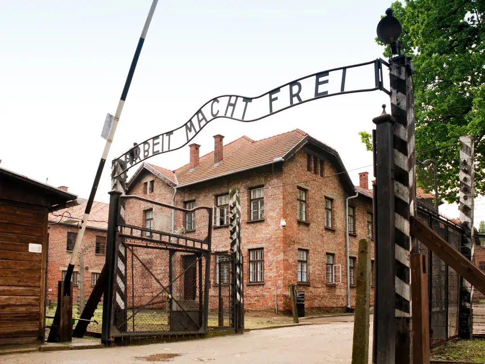 auschwitz_i_22_may_2010