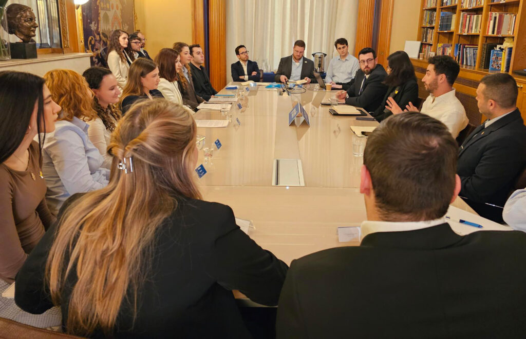 Embassy Roundtable 01